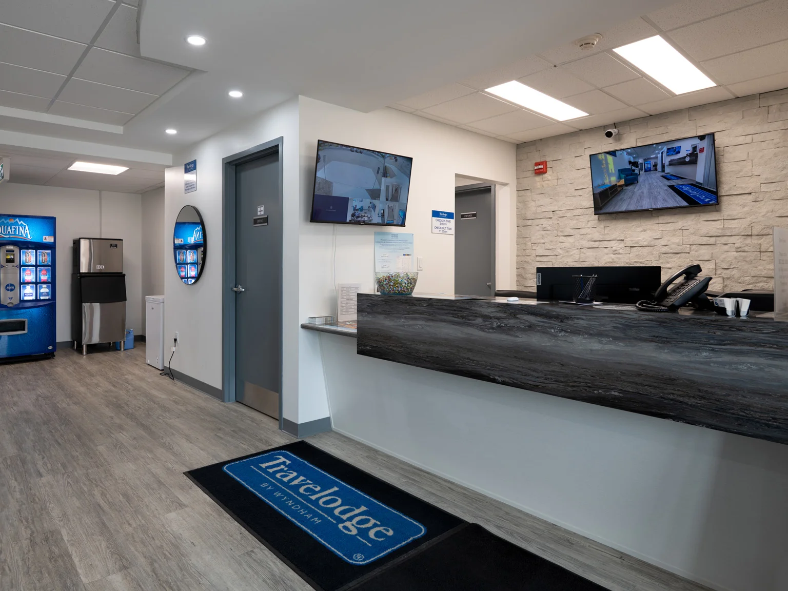 Travelodge Hotel - Marathon internal view
