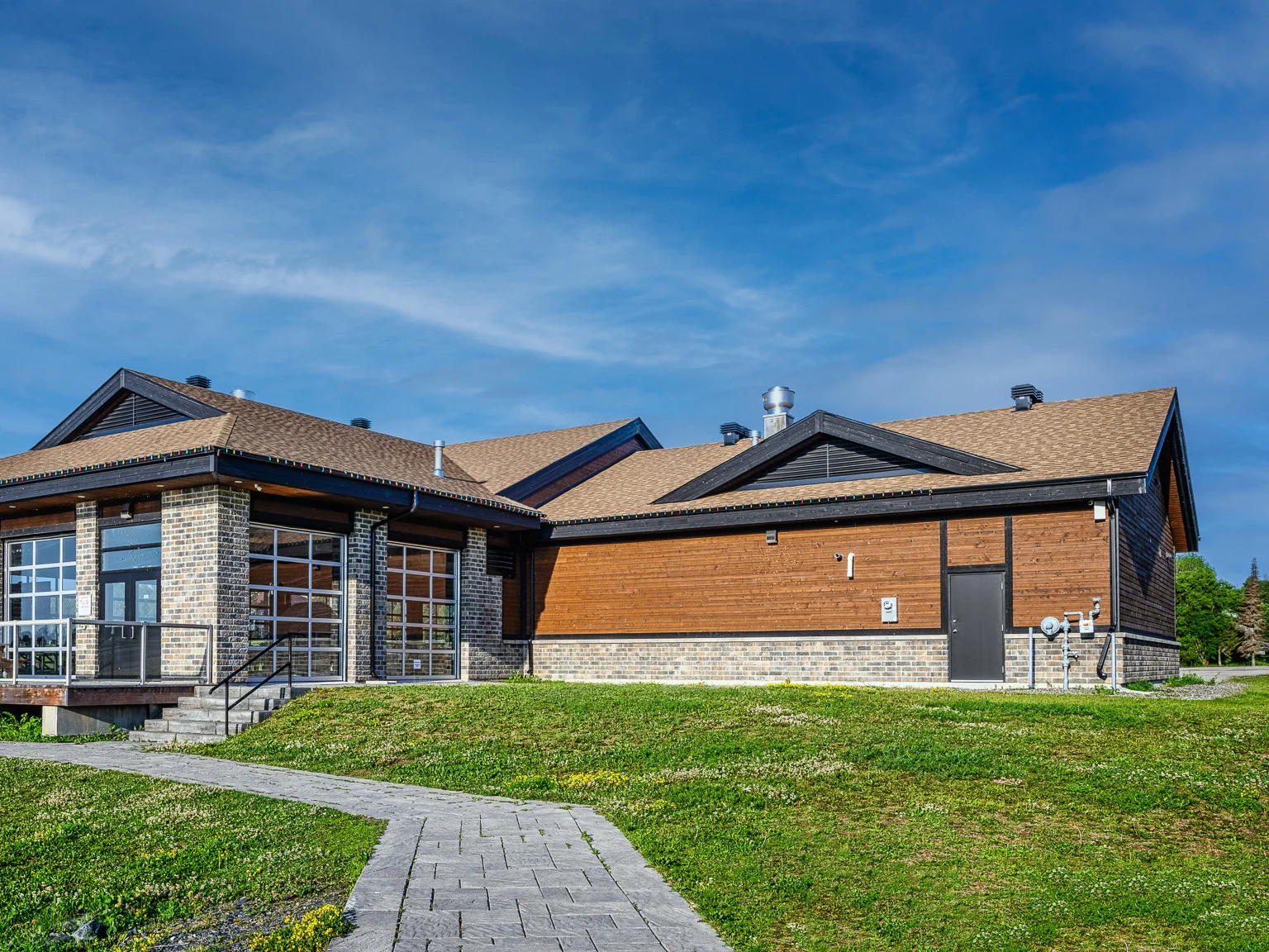 Commando Lake Peninsula, a 7,200-square-foot special events venue