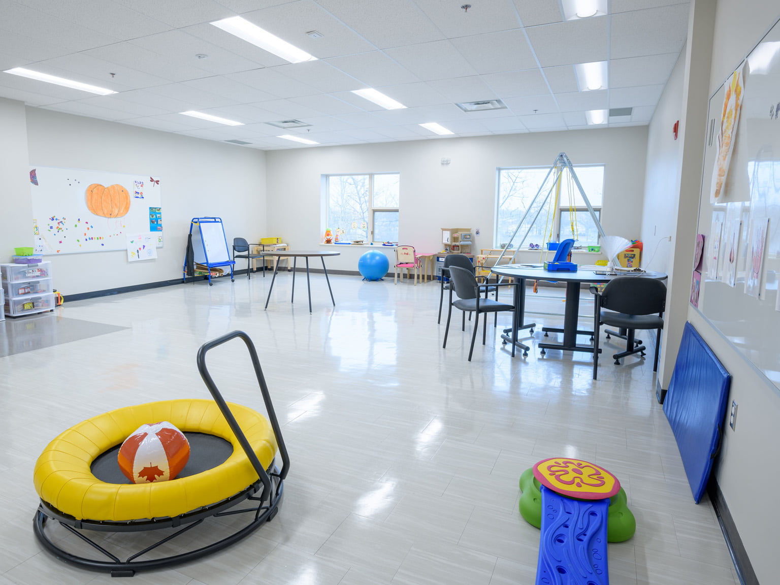 École Publique Passeport Jeunesse School can accommodate up to 1,030 students and staff