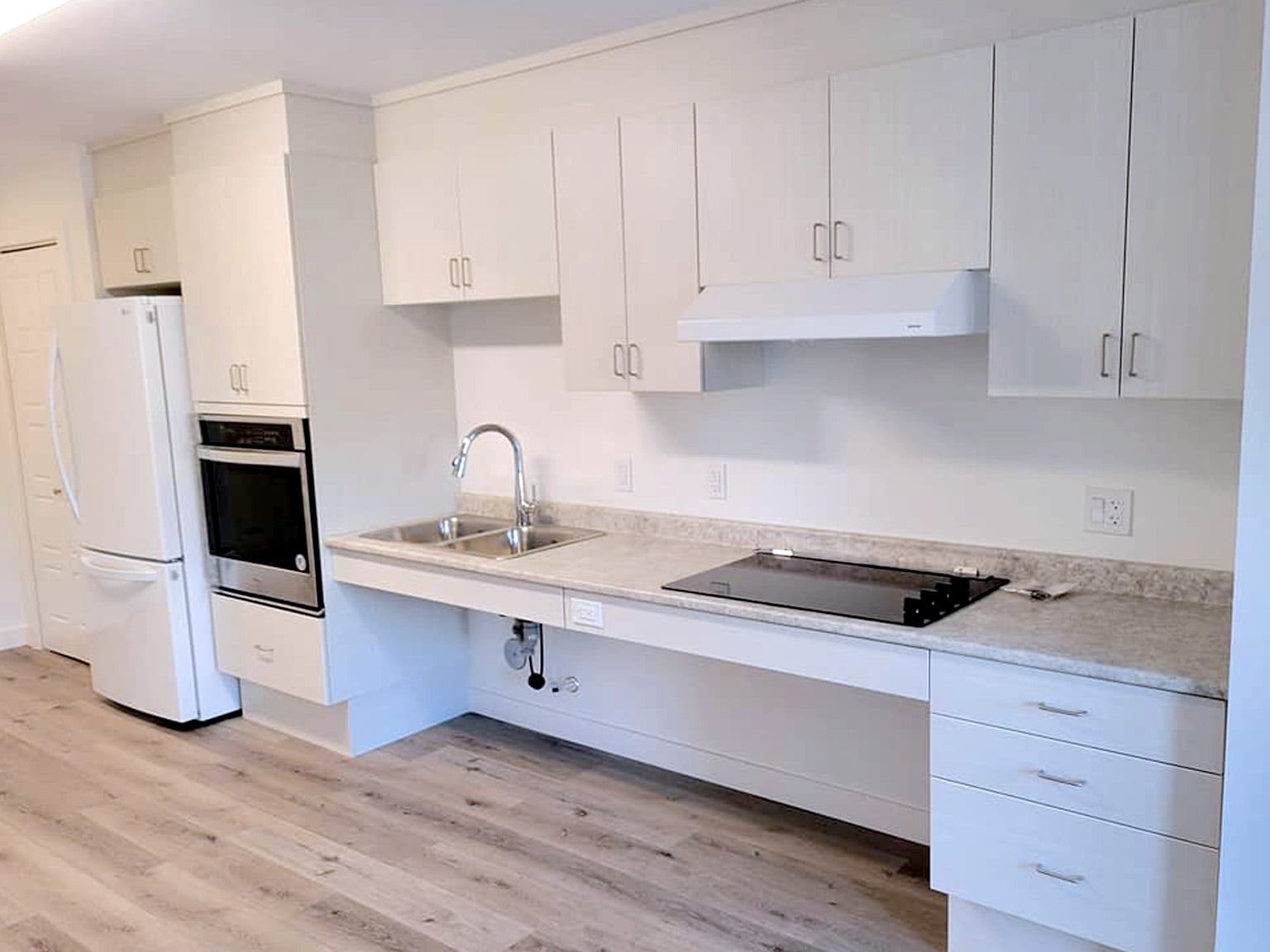 Aspen Court Senior Living - fully equipped kitchen